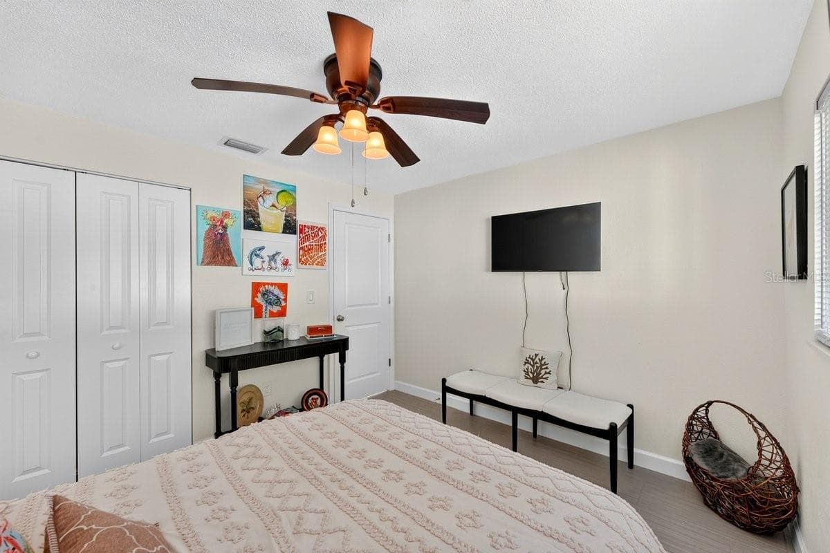 237 BRITTANY AVENUE — photo 14 of 41
