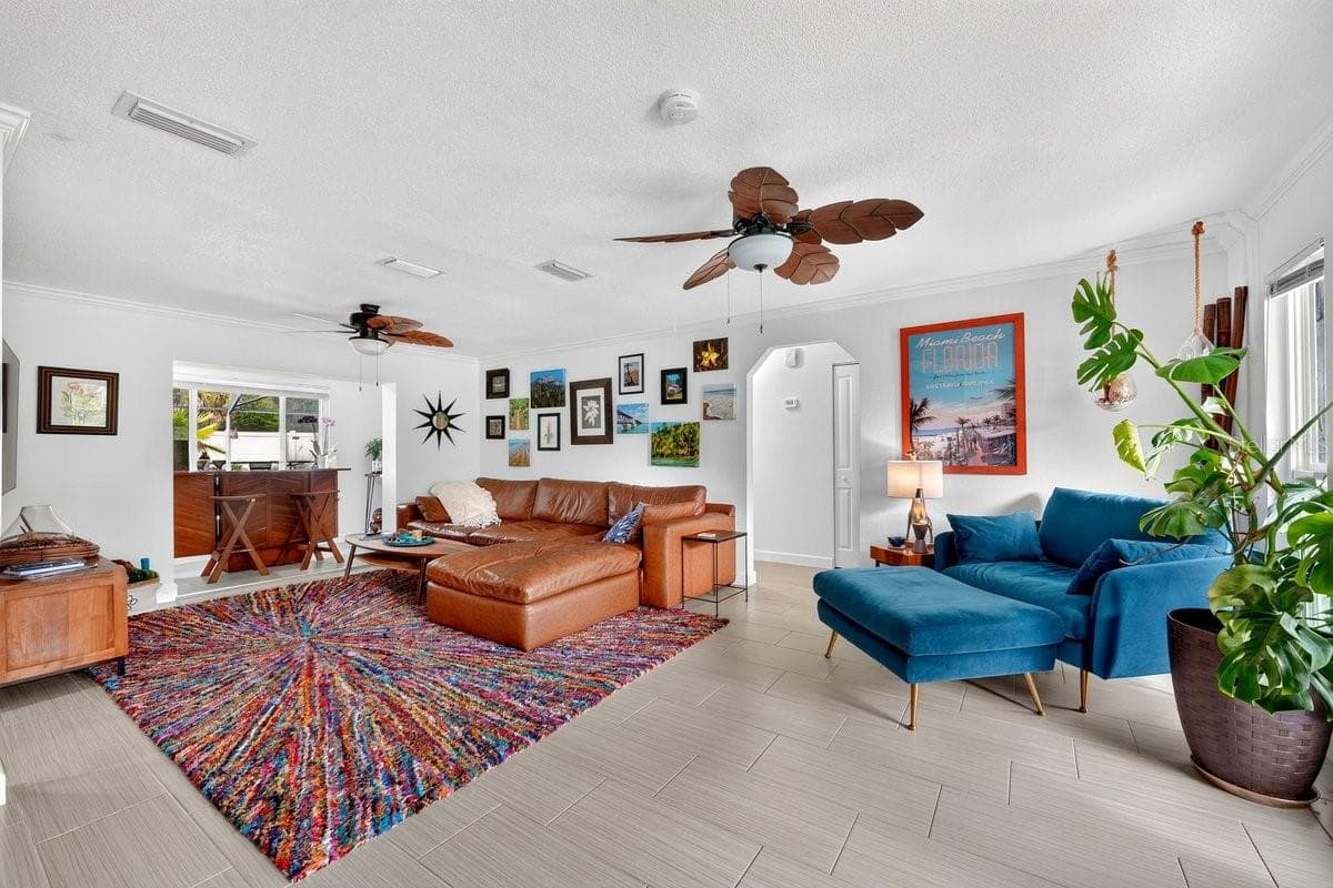 237 BRITTANY AVENUE — photo 3 of 41