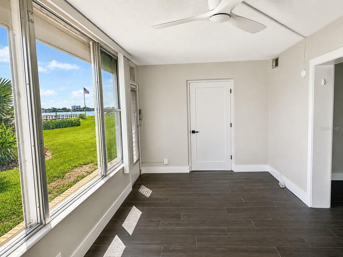1847 SHORE DRIVE — photo 12 of 25
