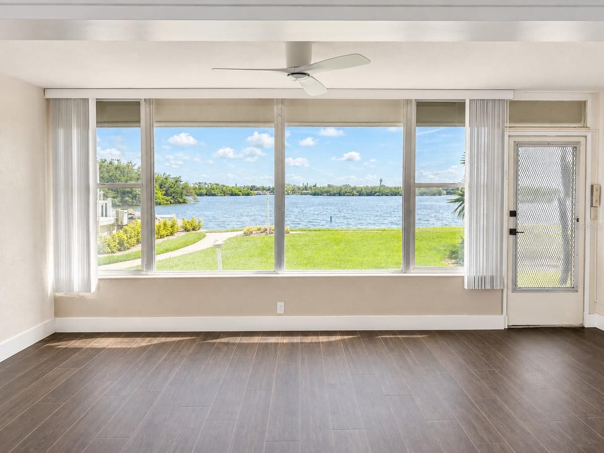 1847 SHORE DRIVE — photo 10 of 25
