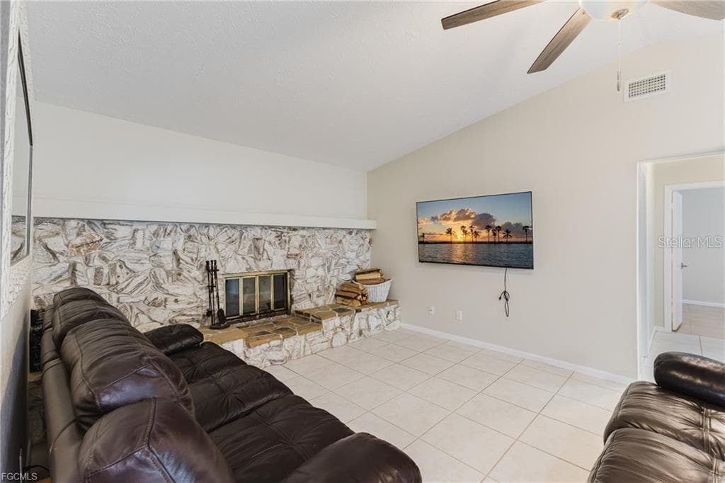 3319 17TH AVENUE — photo 7 of 36