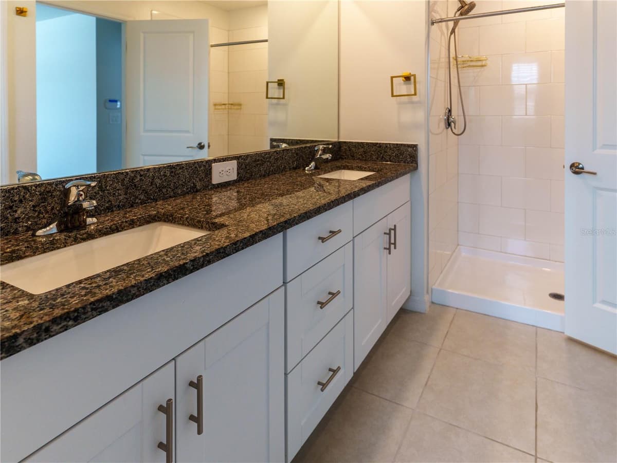 13693 NEWBRIDGE STREET — photo 19 of 41
