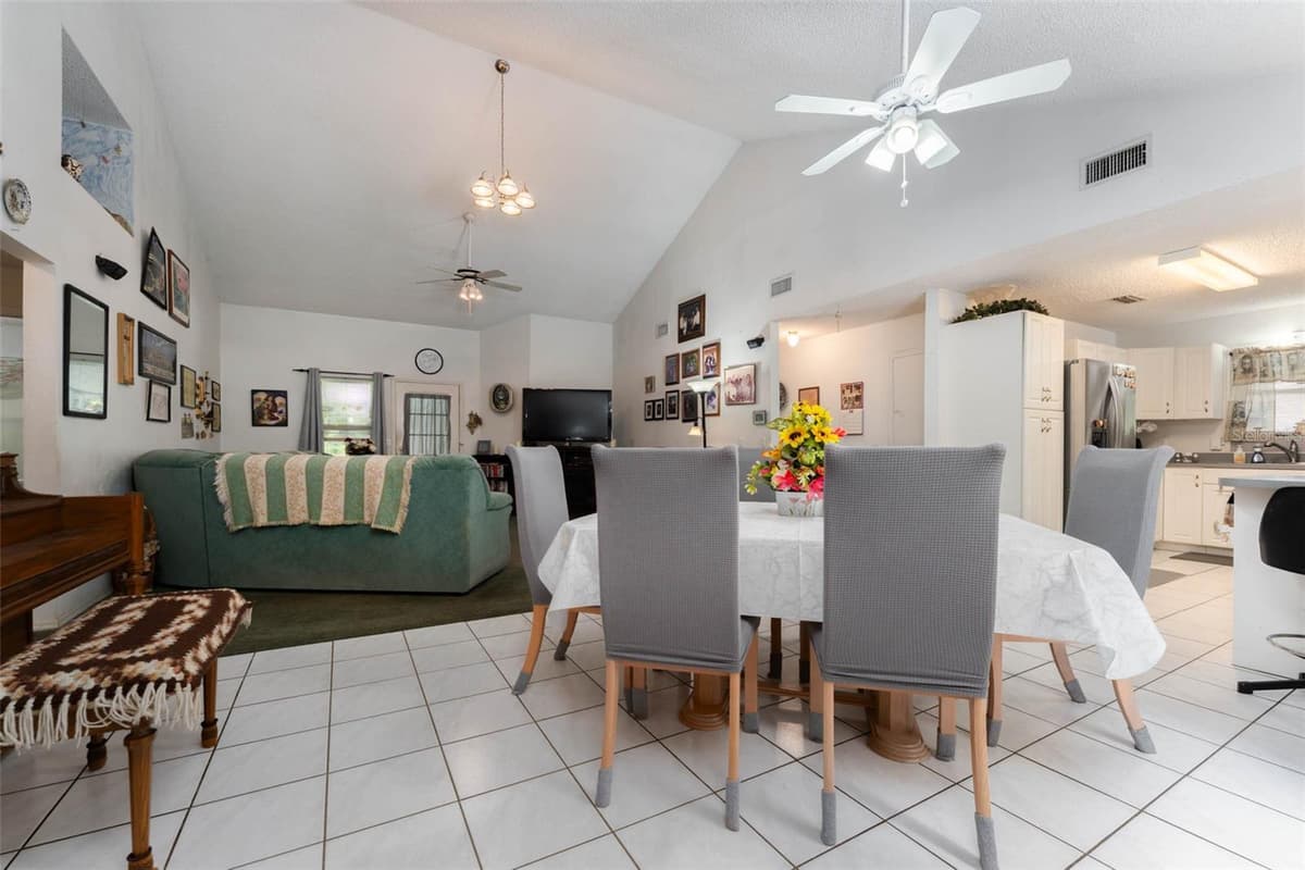 15370 APACHE DRIVE — photo 8 of 35