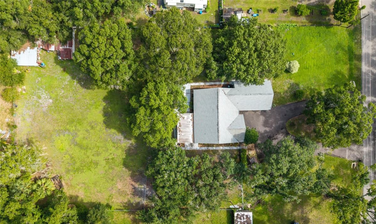 15370 APACHE DRIVE — photo 4 of 35