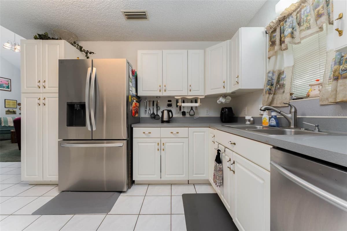 15370 APACHE DRIVE — photo 12 of 35