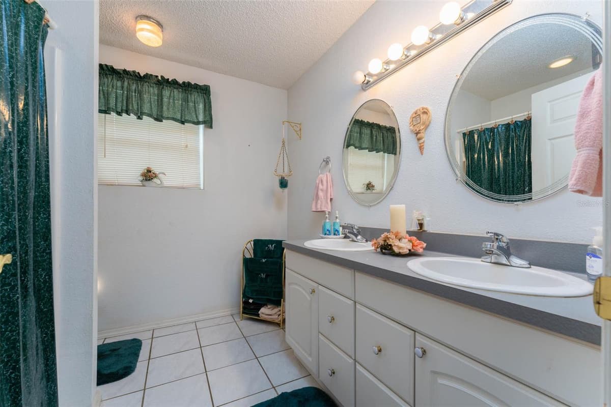 15370 APACHE DRIVE — photo 20 of 35