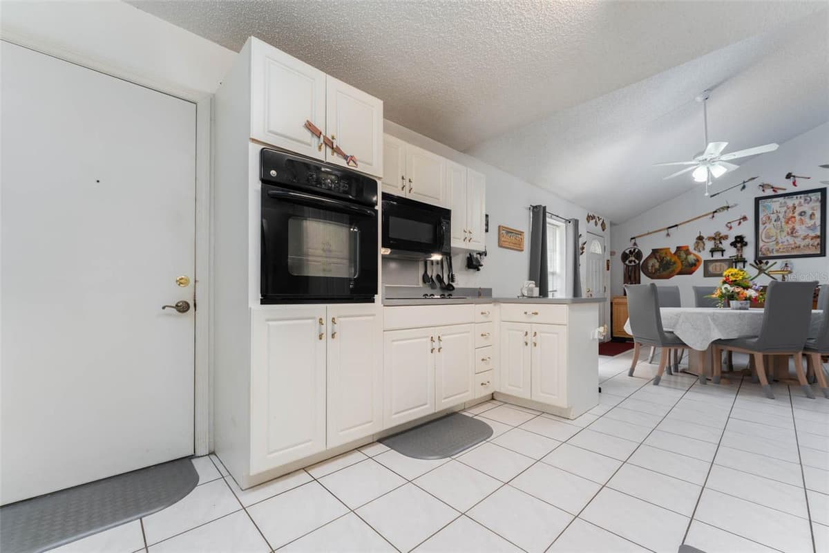 15370 APACHE DRIVE — photo 13 of 35