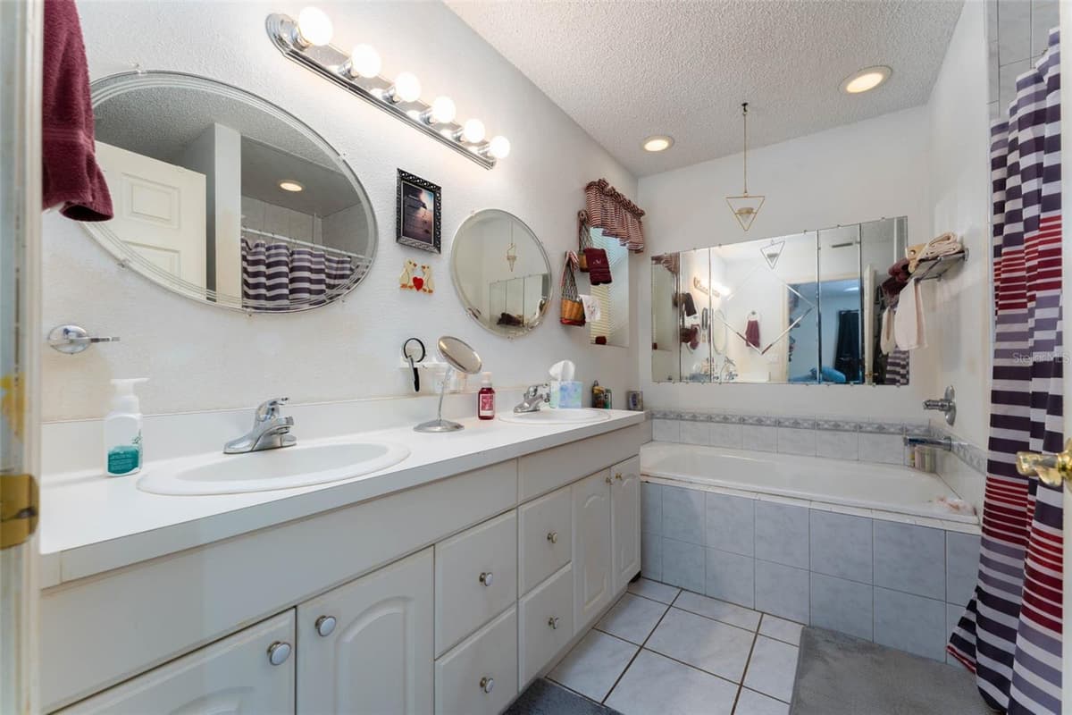 15370 APACHE DRIVE — photo 16 of 35