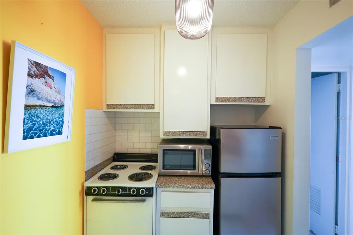 5349 AVE. ISLA VERDE — photo 17 of 39