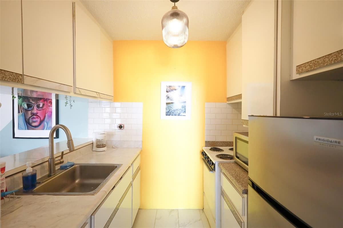 5349 AVE. ISLA VERDE — photo 16 of 39