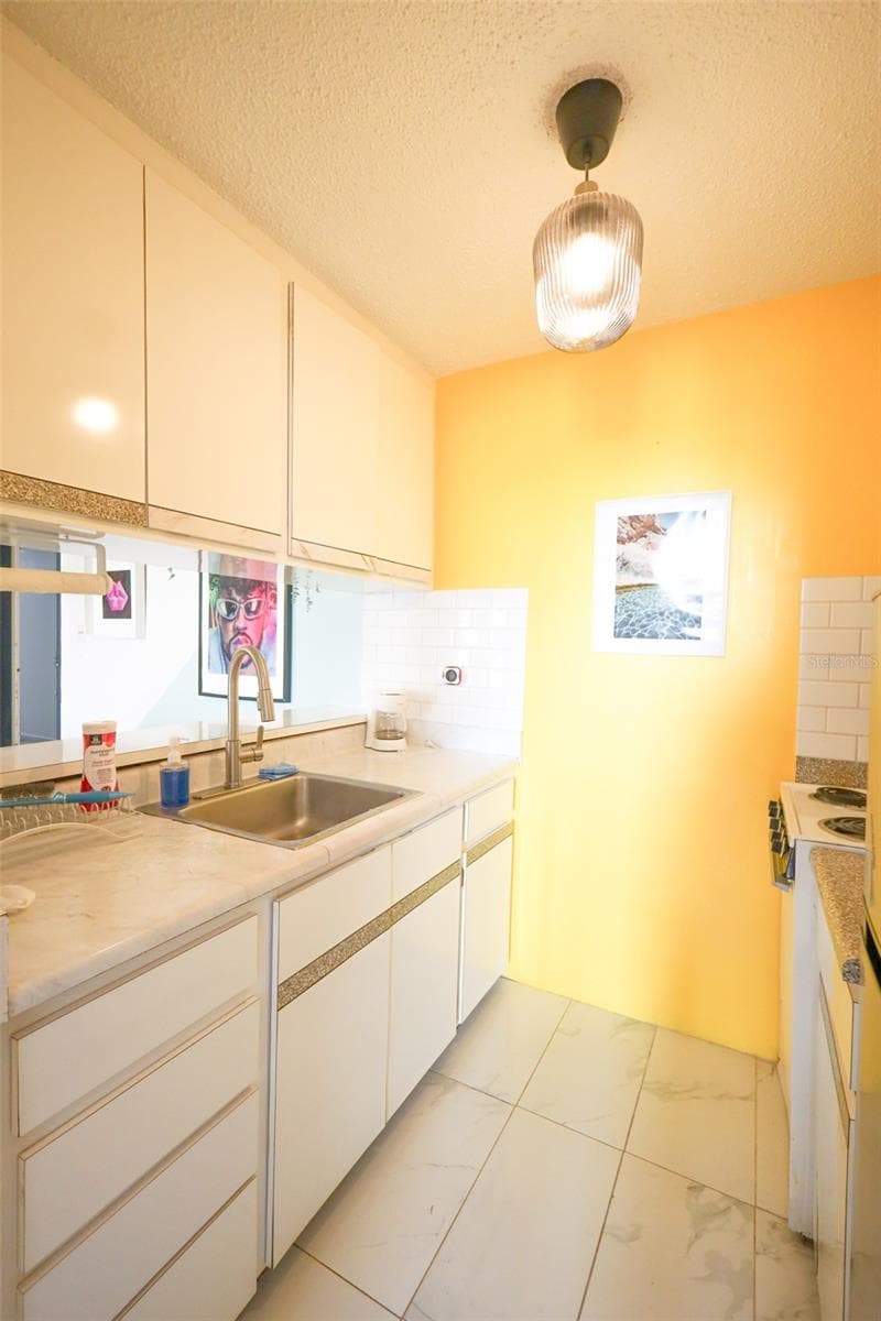 5349 AVE. ISLA VERDE — photo 15 of 39