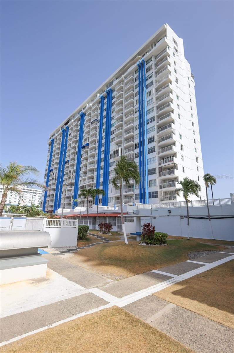 5349 AVE. ISLA VERDE — photo 36 of 39