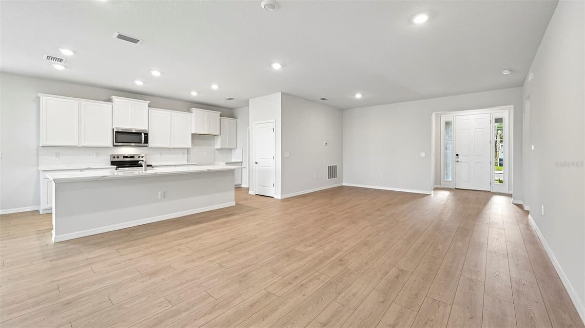 4351 FENCE ROW COURT — photo 11 of 54