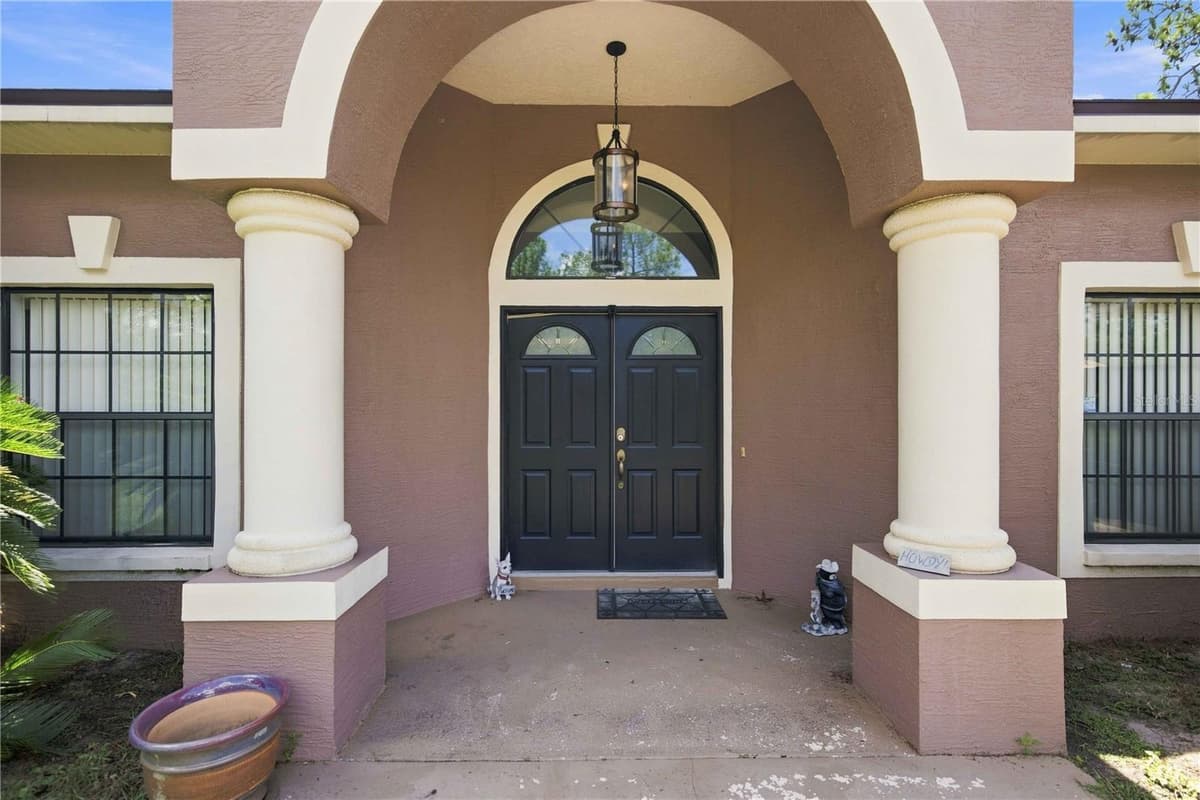 4710 MUSTANG BOULEVARD — photo 9 of 40