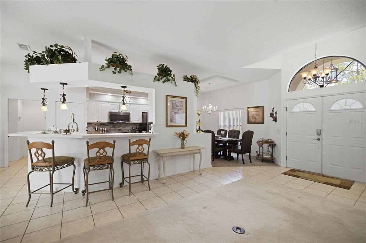 4710 MUSTANG BOULEVARD — photo 10 of 40