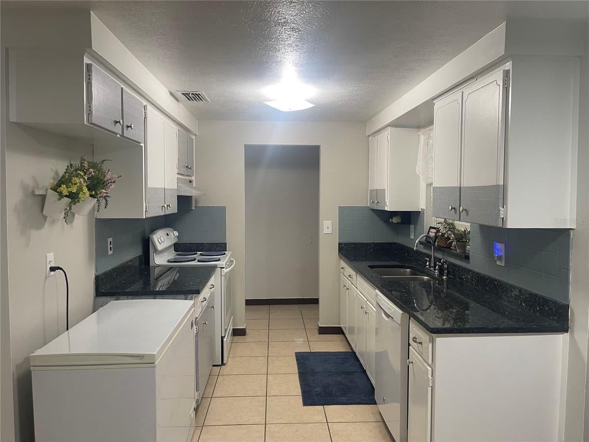 8415 GOMEZ AVENUE — photo 10 of 62