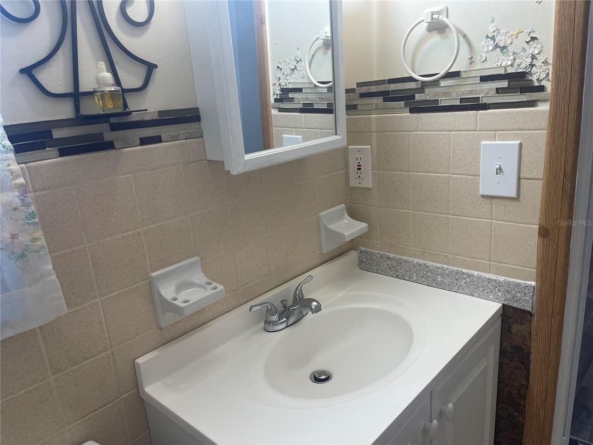 8415 GOMEZ AVENUE — photo 22 of 62