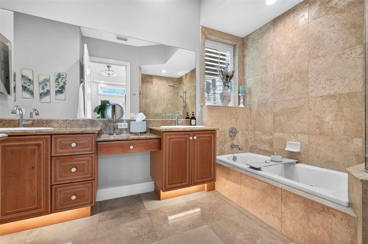 4616 OAK HAMMOCK COURT — photo 41 of 84