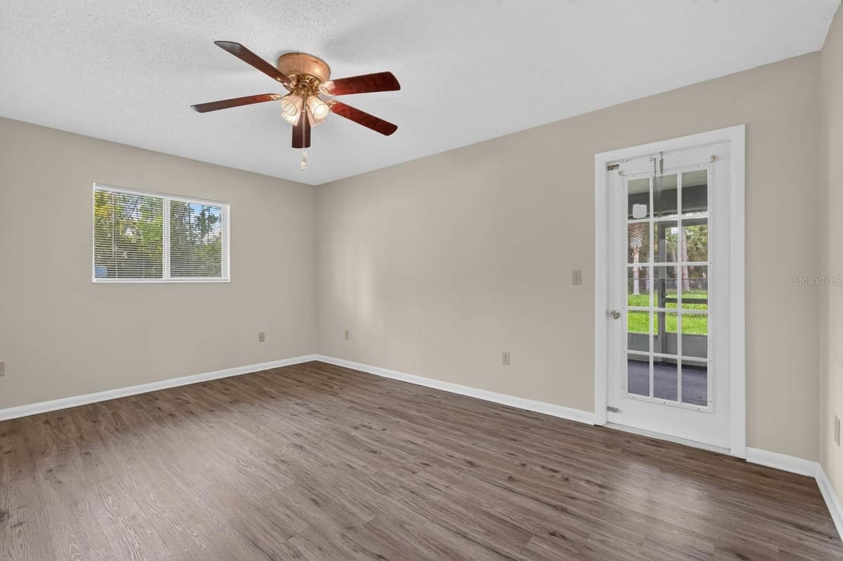 22 PINELYNN LANE — photo 21 of 43