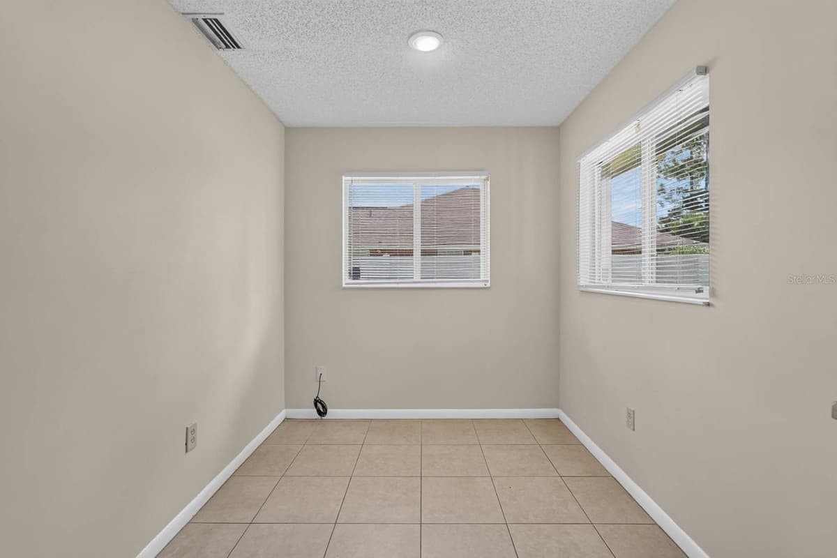22 PINELYNN LANE — photo 18 of 43