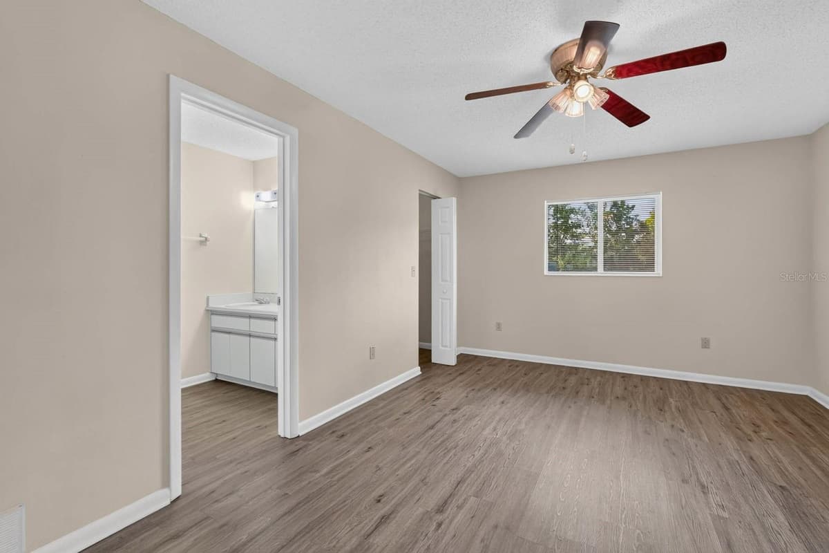22 PINELYNN LANE — photo 20 of 43
