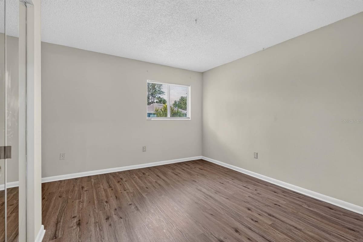 22 PINELYNN LANE — photo 30 of 43