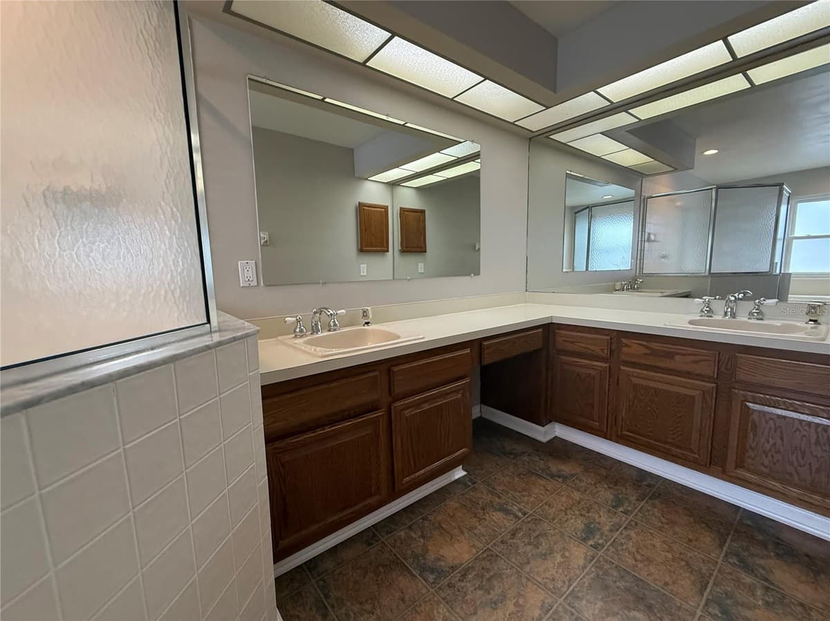 2609 CRESTFIELD DRIVE — photo 16 of 23