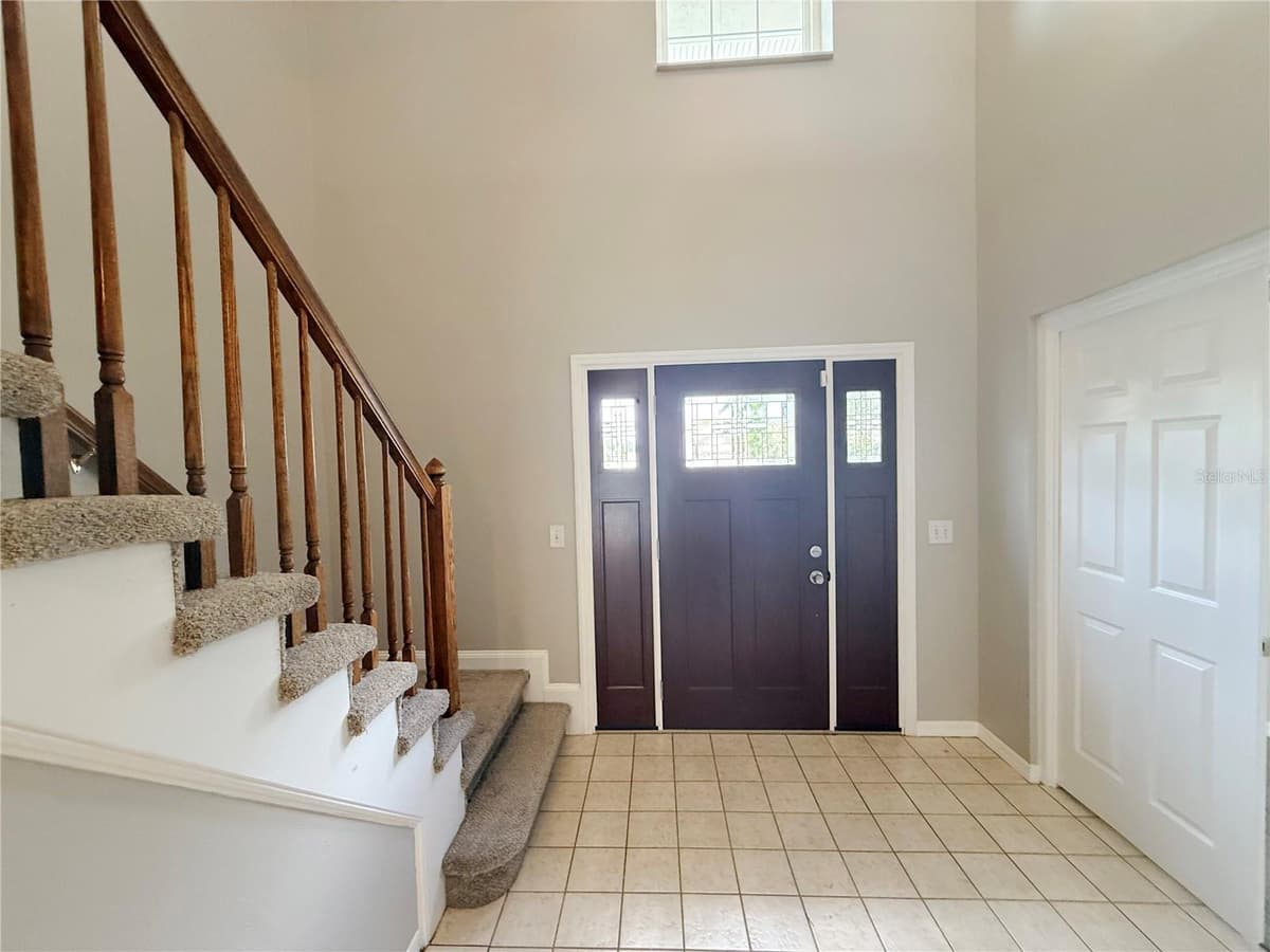 2609 CRESTFIELD DRIVE — photo 2 of 23