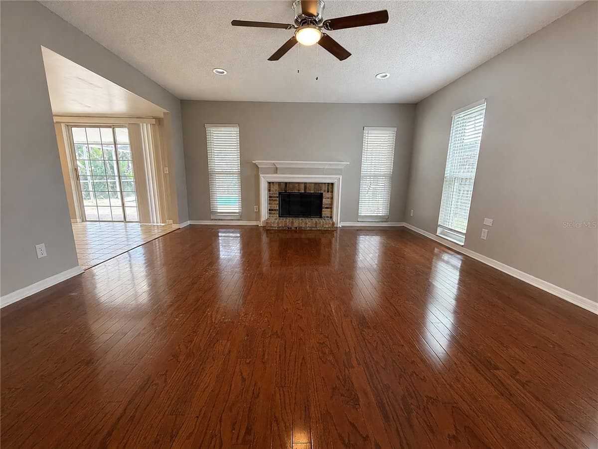 2609 CRESTFIELD DRIVE — photo 11 of 23