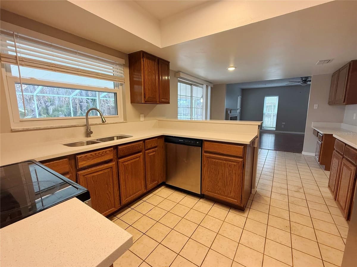2609 CRESTFIELD DRIVE — photo 6 of 23