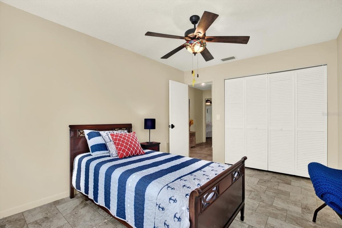 4064 CONCORD DRIVE — photo 35 of 46