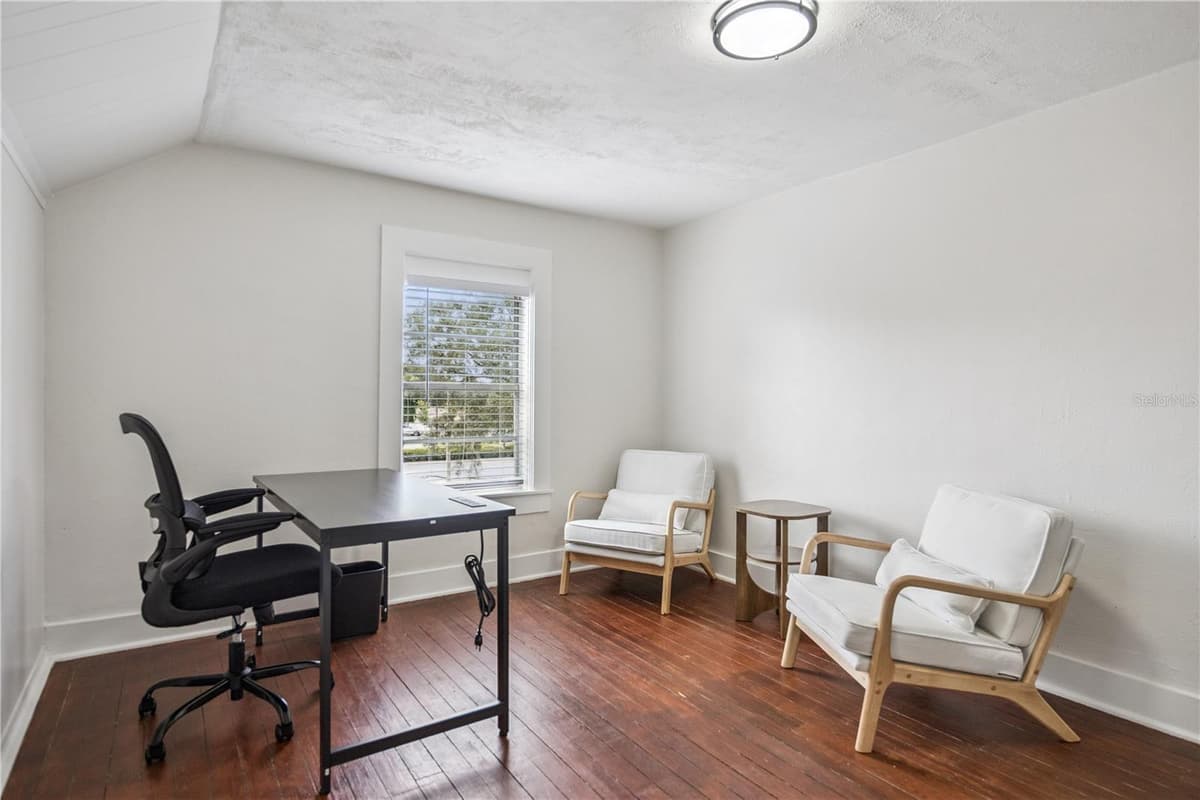 25 PINECREST AVENUE — photo 18 of 52