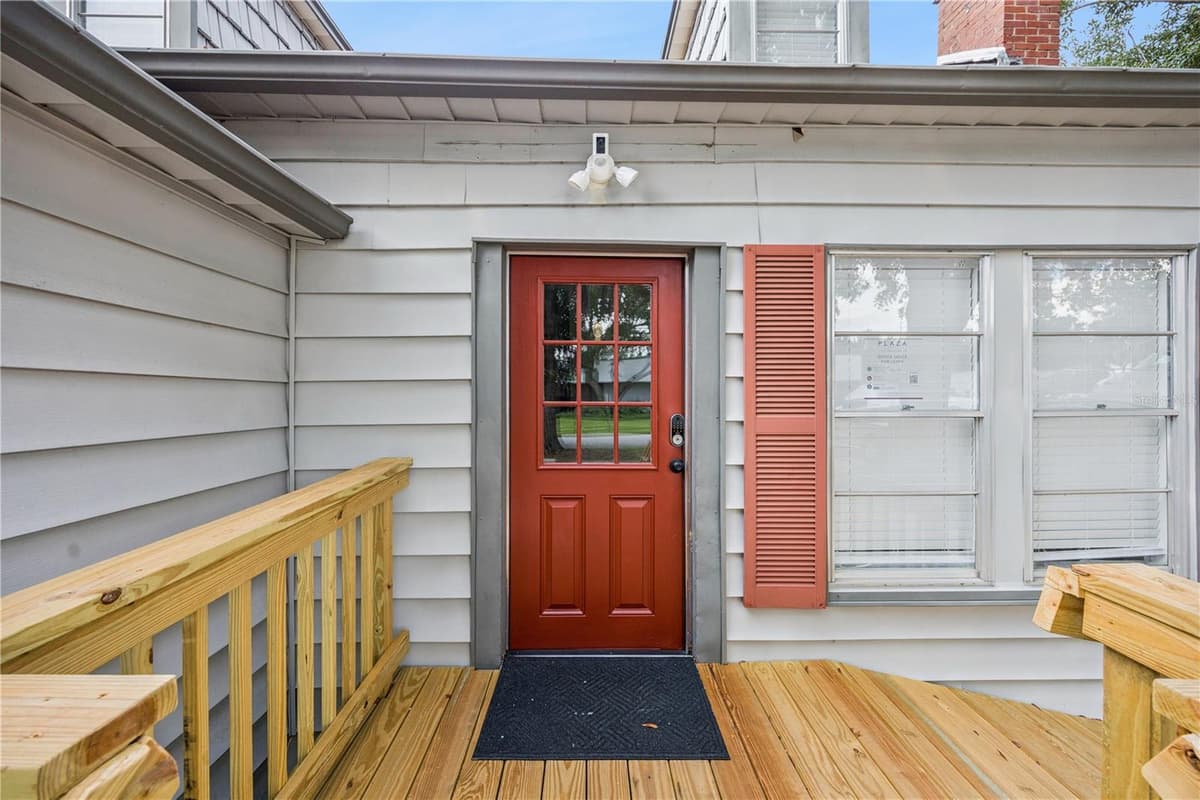 25 PINECREST AVENUE — photo 6 of 52
