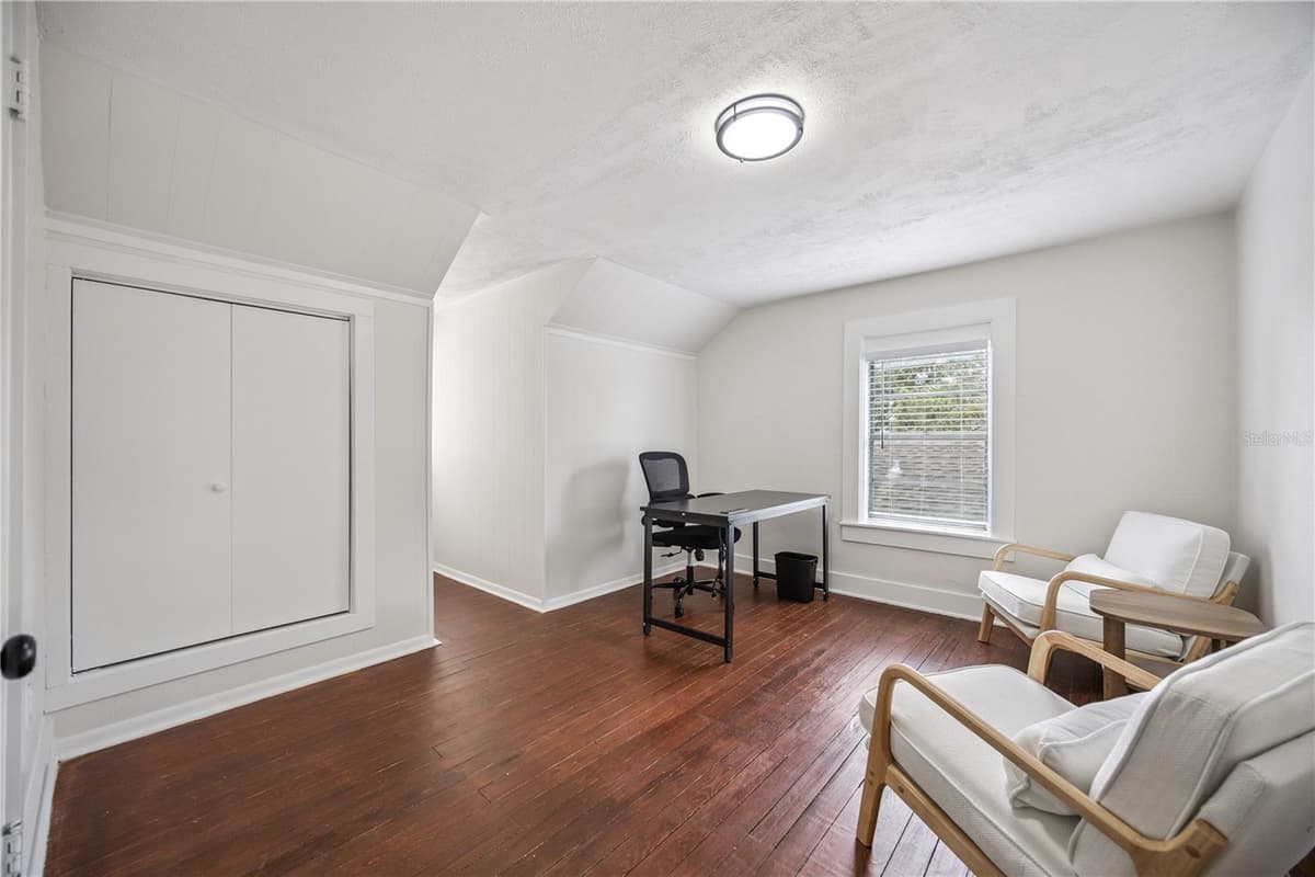 25 PINECREST AVENUE — photo 20 of 52