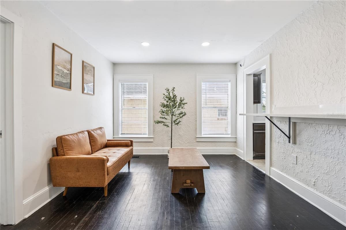 25 PINECREST AVENUE — photo 3 of 52
