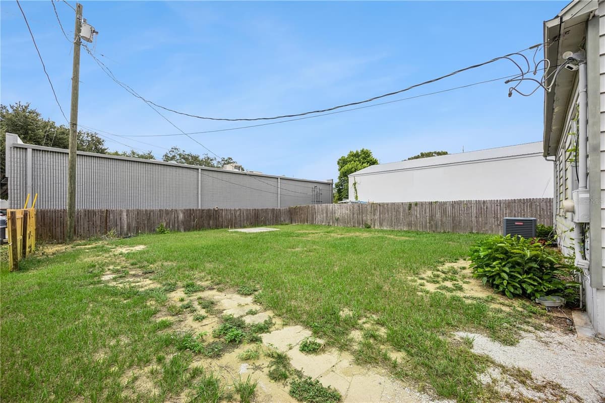 25 PINECREST AVENUE — photo 36 of 52