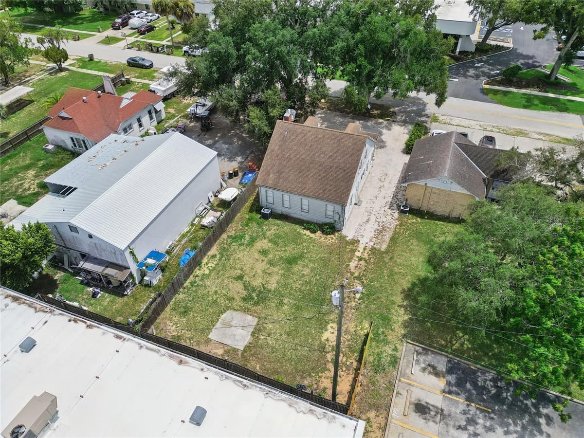 25 PINECREST AVENUE — photo 40 of 52