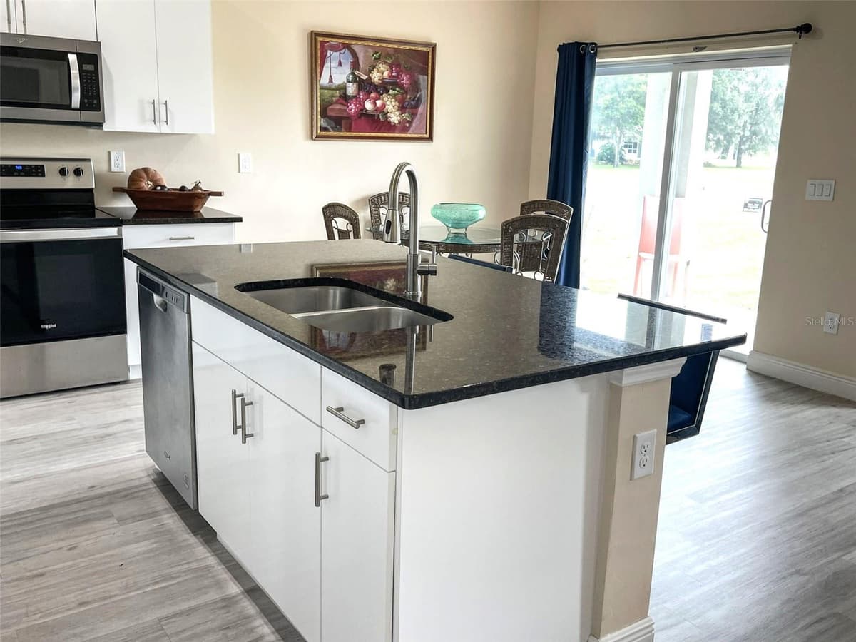 2013 ODESSA CIRCLE — photo 7 of 61
