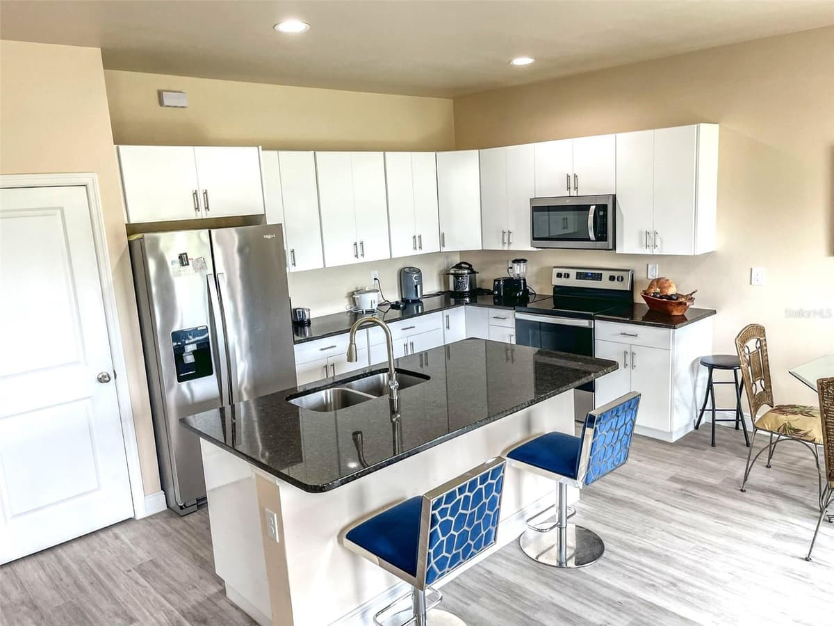 2013 ODESSA CIRCLE — photo 10 of 61