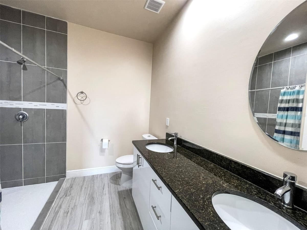 2013 ODESSA CIRCLE — photo 24 of 61