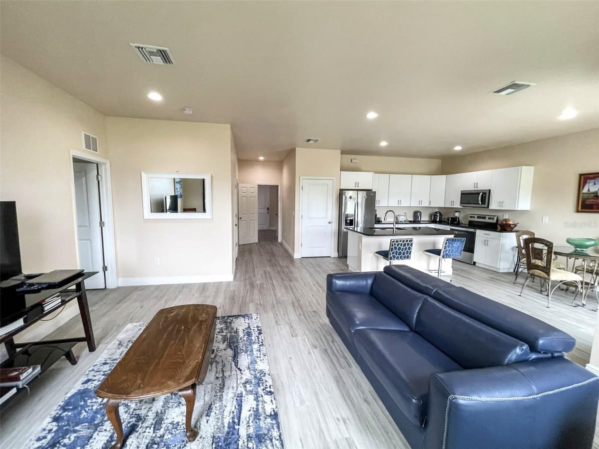 2013 ODESSA CIRCLE — photo 15 of 61