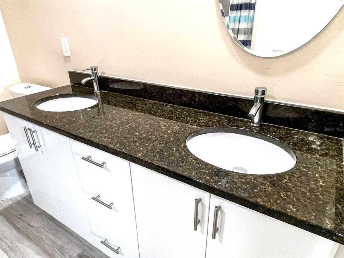 2013 ODESSA CIRCLE — photo 25 of 61