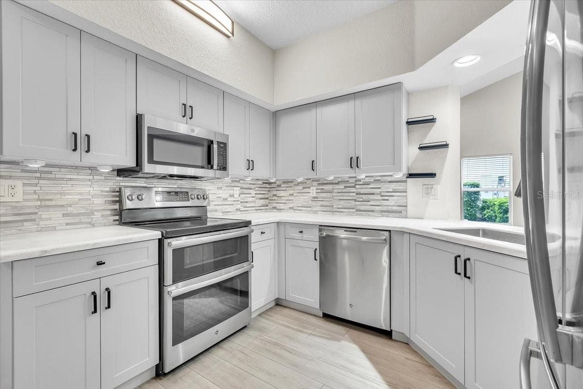 7146 STRAND CIRCLE — photo 13 of 55