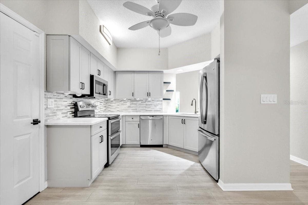 7146 STRAND CIRCLE — photo 3 of 55