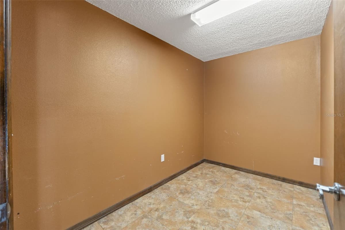 10507 SPRING HILL DRIVE — photo 20 of 44