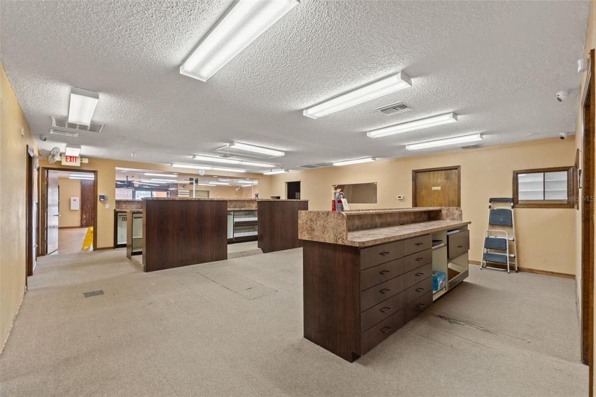 10507 SPRING HILL DRIVE — photo 15 of 44