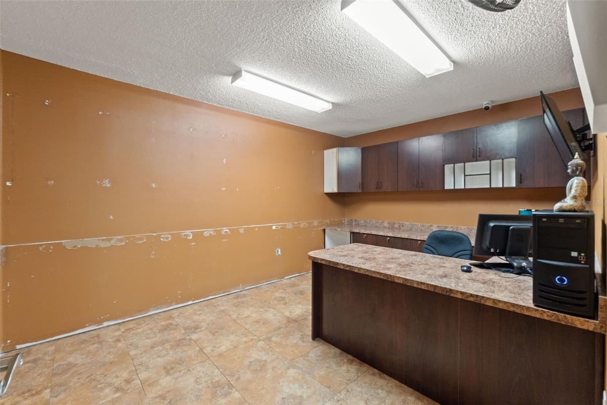 10507 SPRING HILL DRIVE — photo 16 of 44
