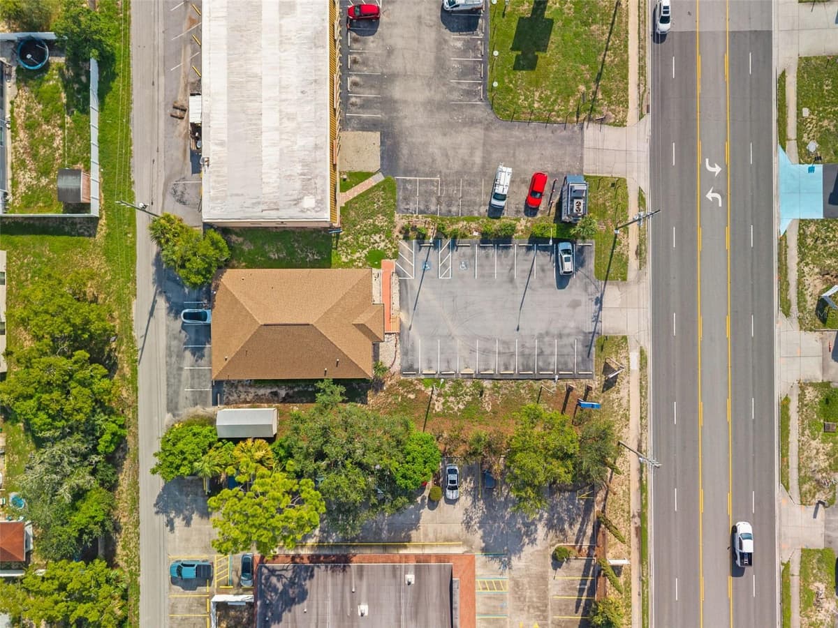 10507 SPRING HILL DRIVE — photo 42 of 44