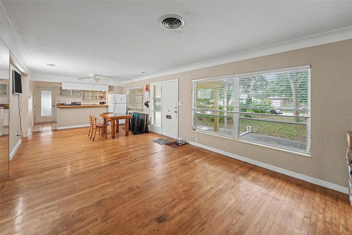 6415 2ND AVENUE — photo 4 of 26