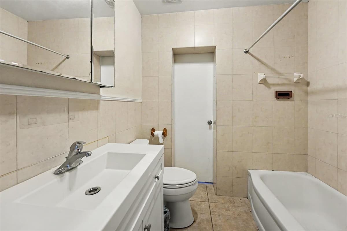 6415 2ND AVENUE — photo 15 of 26